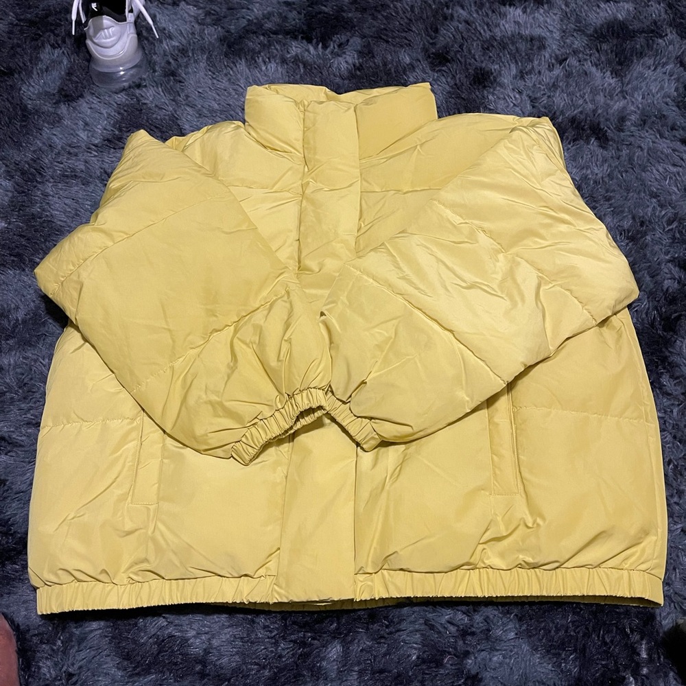 Daily Ritual Women's Bright Yellow Puffer Jacket - Picture 9 of 10